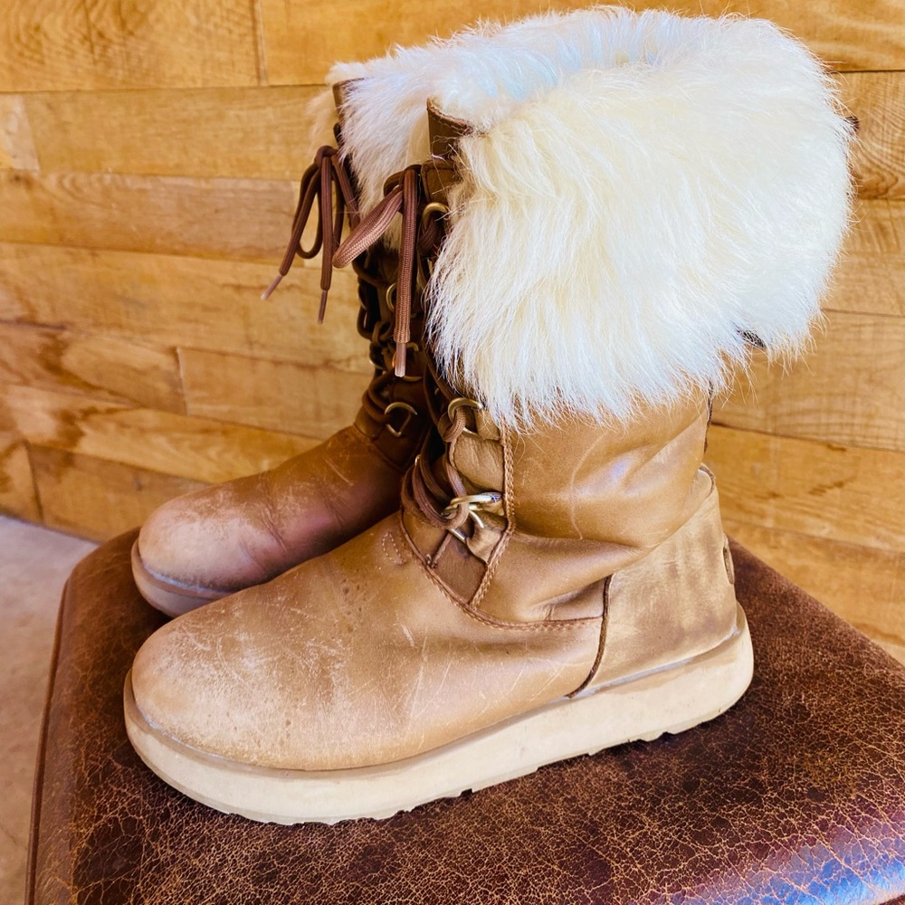 Ugg leather boots. US 10/ EU 41.
Fur shoes shearling vibram waterproof. Used.